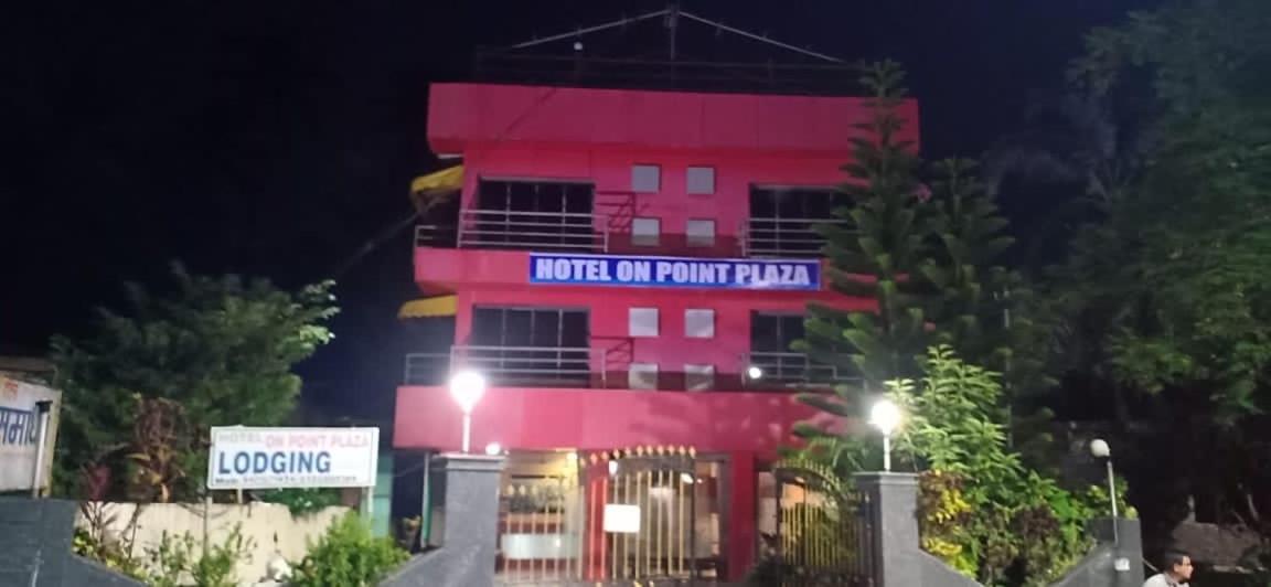 On Point Plaza Bed & Breakfast Murud  Ngoại thất bức ảnh