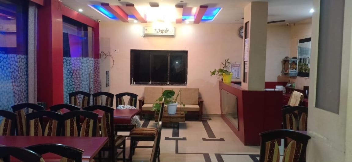 On Point Plaza Bed & Breakfast Murud  Ngoại thất bức ảnh