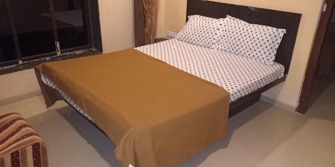 On Point Plaza Bed & Breakfast Murud  Ngoại thất bức ảnh