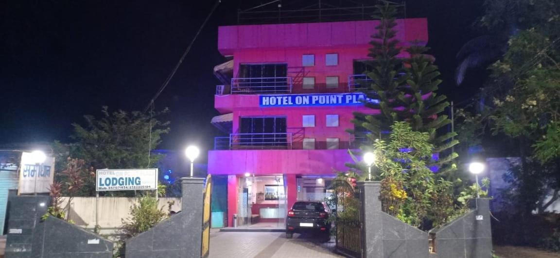 On Point Plaza Bed & Breakfast Murud  Ngoại thất bức ảnh