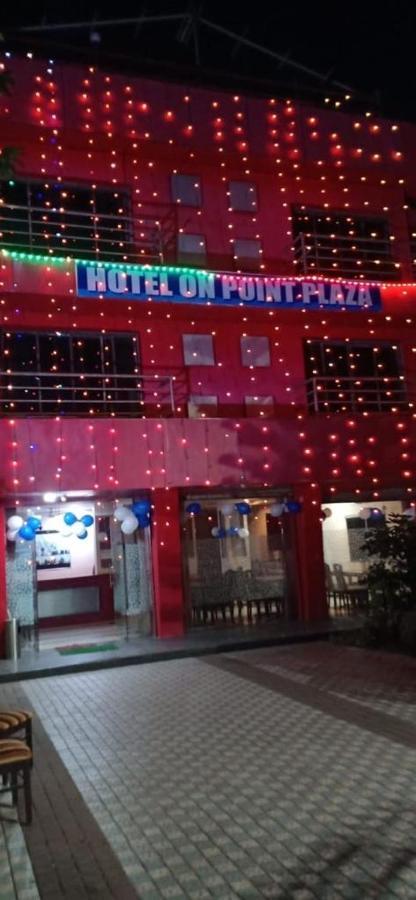 On Point Plaza Bed & Breakfast Murud  Ngoại thất bức ảnh