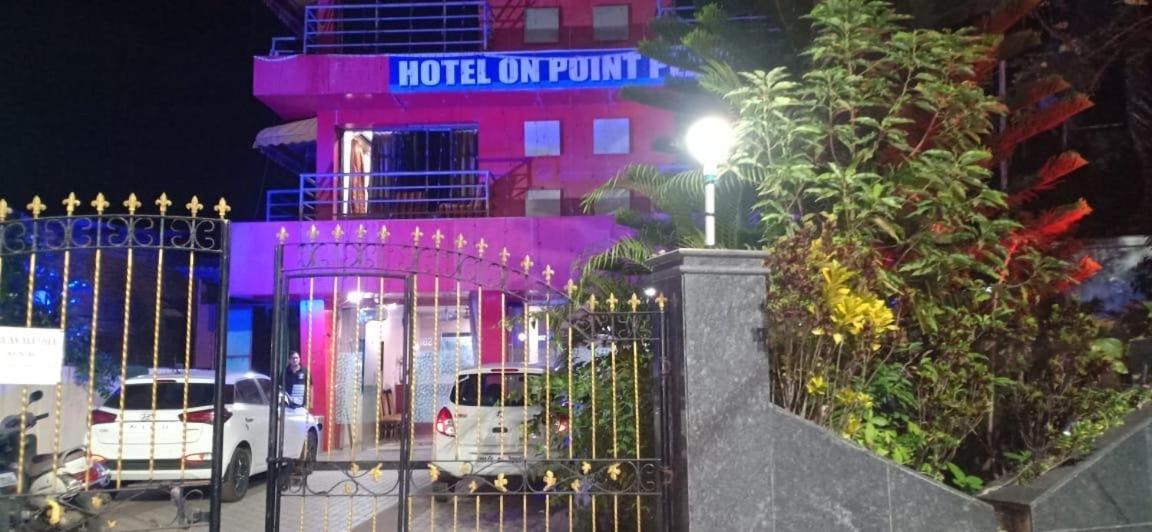 On Point Plaza Bed & Breakfast Murud  Ngoại thất bức ảnh