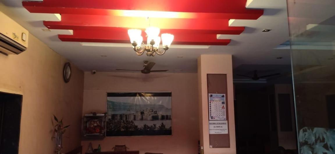 On Point Plaza Bed & Breakfast Murud  Ngoại thất bức ảnh