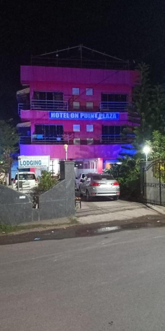 On Point Plaza Bed & Breakfast Murud  Ngoại thất bức ảnh