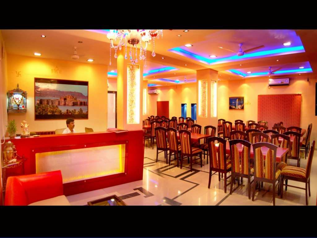On Point Plaza Bed & Breakfast Murud  Ngoại thất bức ảnh