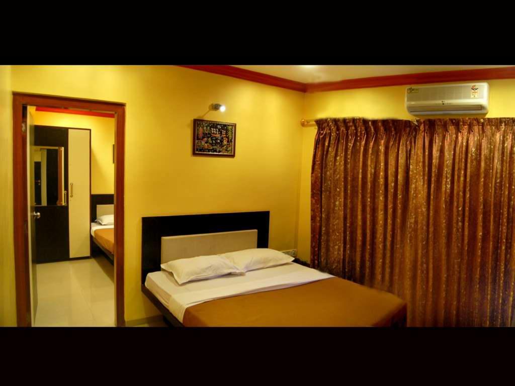 On Point Plaza Bed & Breakfast Murud  Ngoại thất bức ảnh