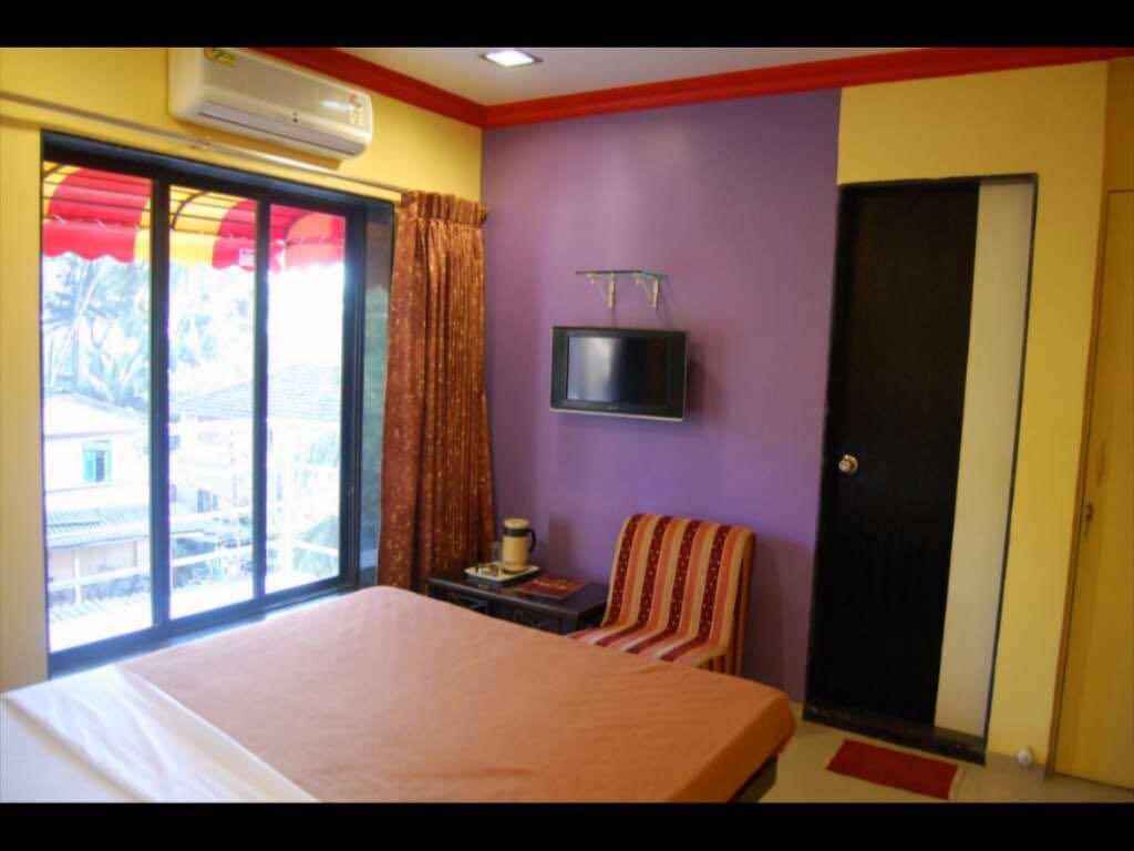 On Point Plaza Bed & Breakfast Murud  Ngoại thất bức ảnh